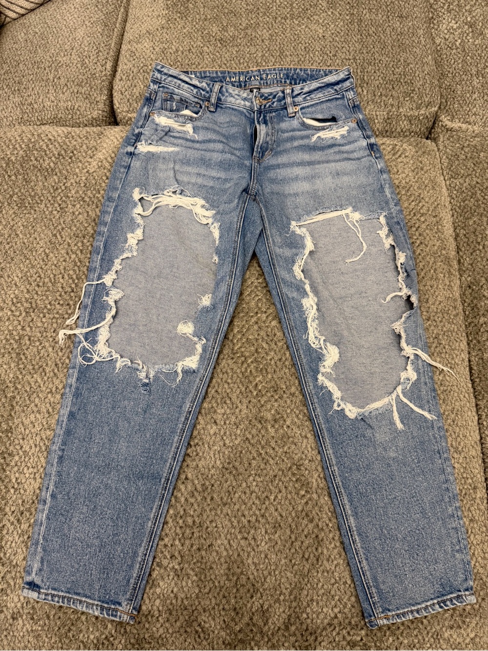 American Eagle Outfitters Women's Light Blue Distressed Boyfriend Jeans